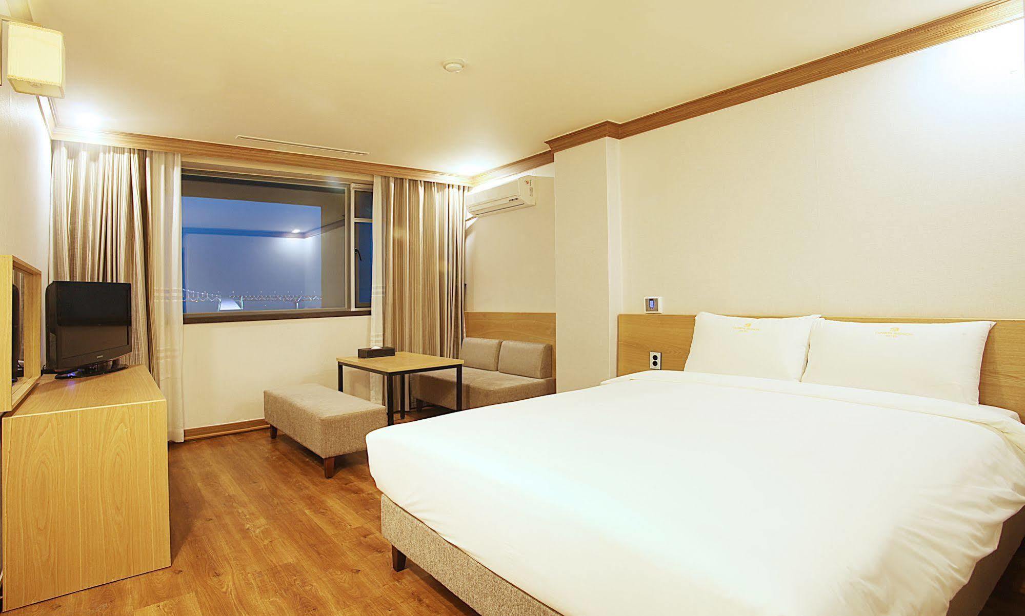 Dawn Beach Hotel Busan Exterior foto